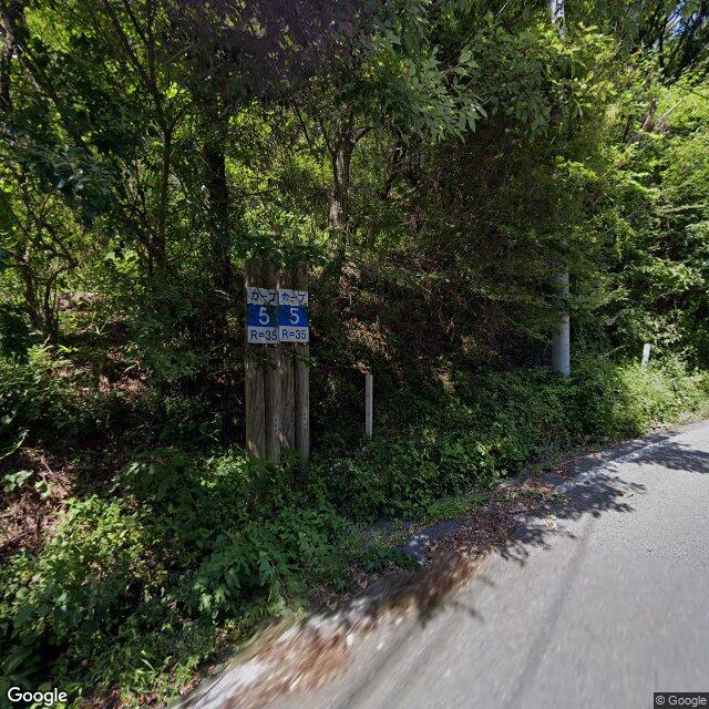 群馬県渋川市伊香保町湯中子　長峰自然公園東側県道