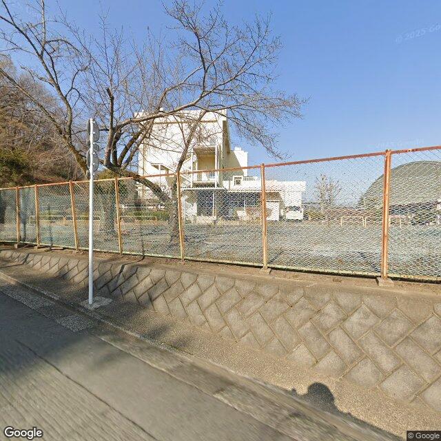 東京都八王子市元八王子町二丁目城山小学校南
