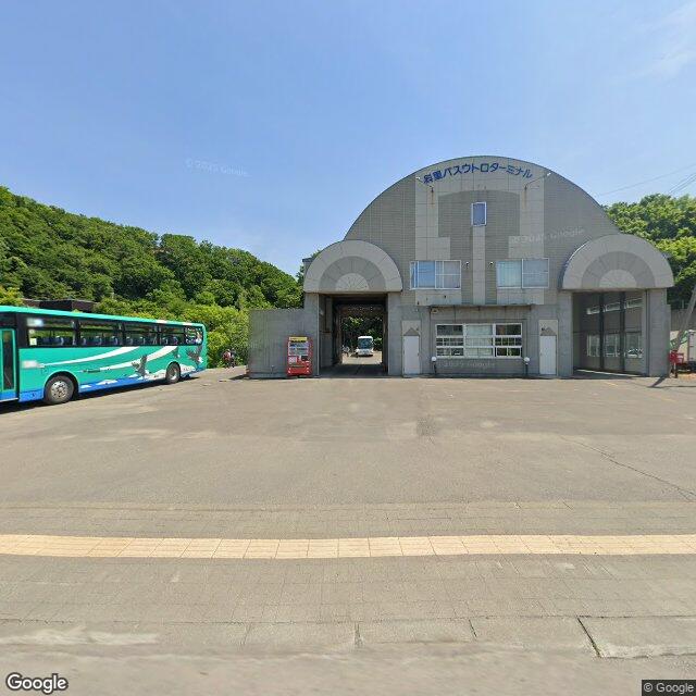 斜里町ウトロの山の斜面(知床)、ガイドのカヤック上から洋上で撮影, 北海道