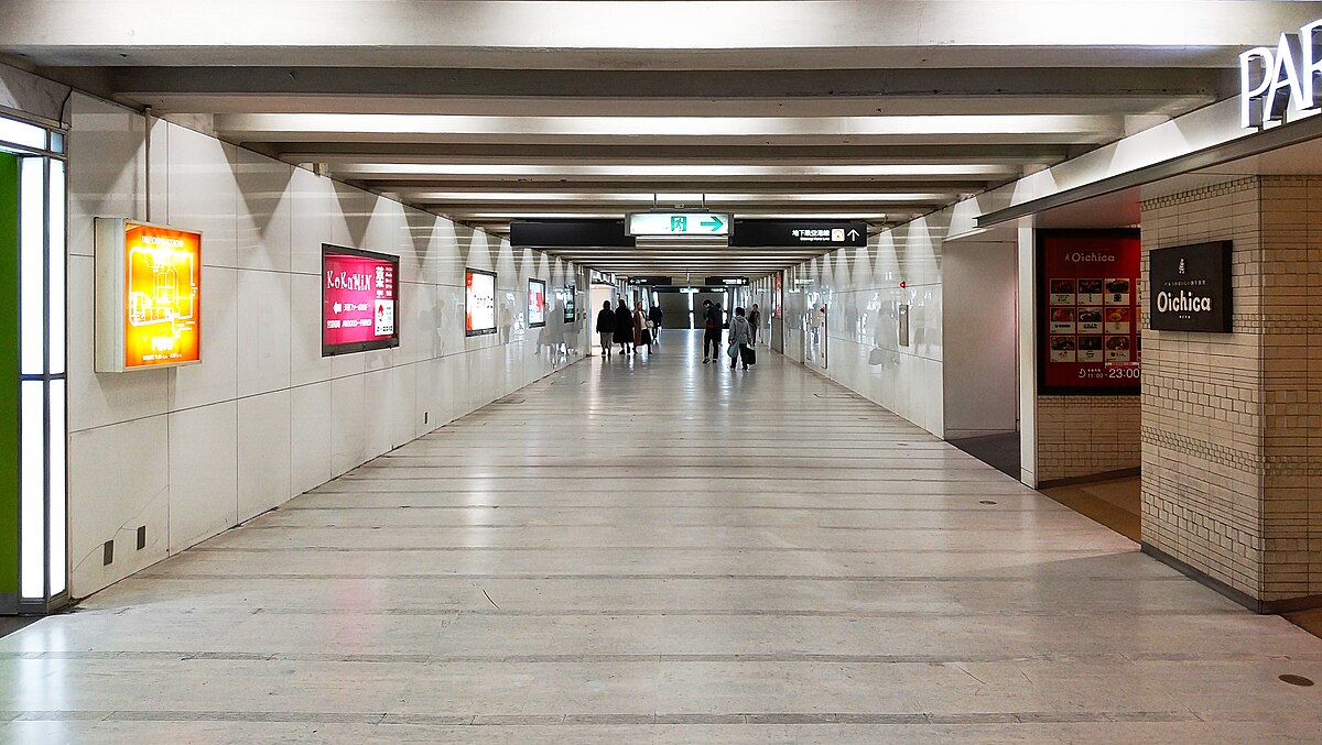 福岡駅通り地下通路