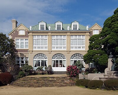 鳩山会館