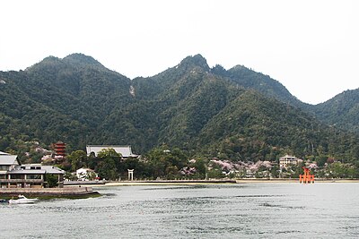 厳島