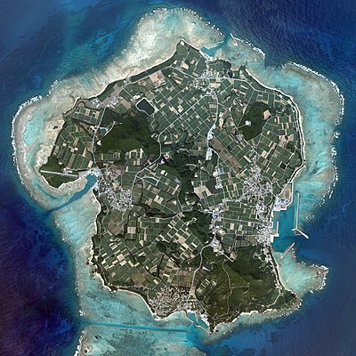 伊是名島