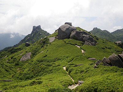 栗生岳