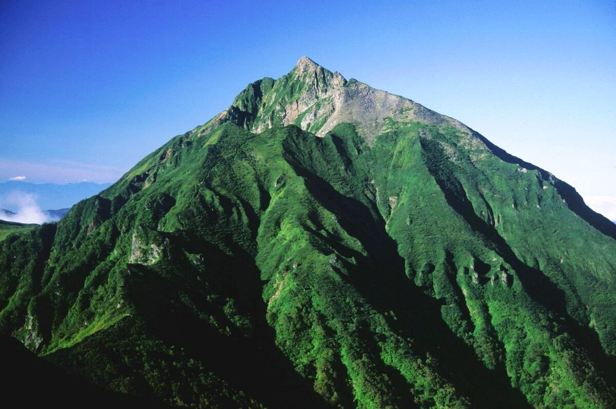 Nipesotsu-Maruyama Volcanic Group